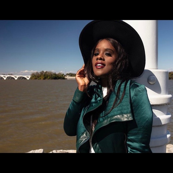 Emerald Green A.Moss Blazer - Picture 8 of 8